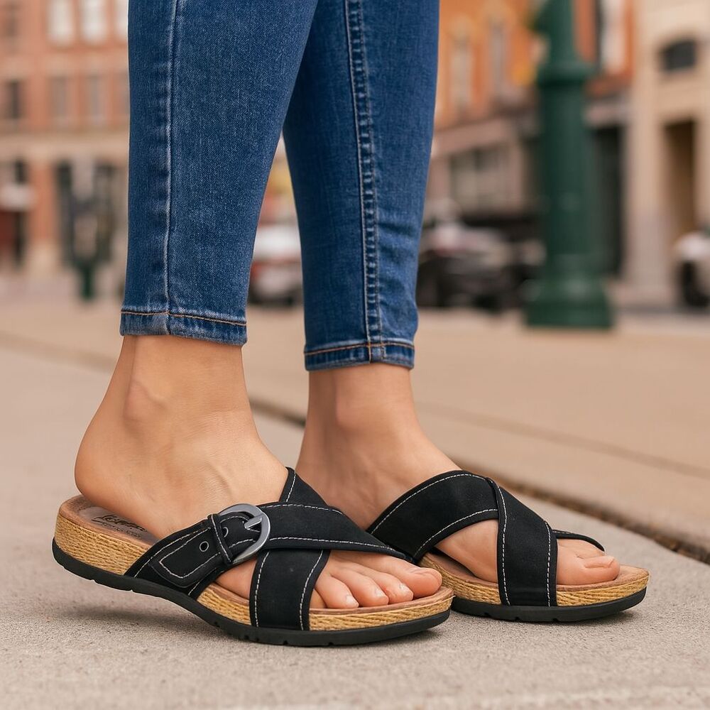 Clarks Collection Shoes 7.5 Black Nubuck Leather Sandals Pewter Buckle Excellent
